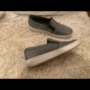 Silver sparkle Michael Kors flats!